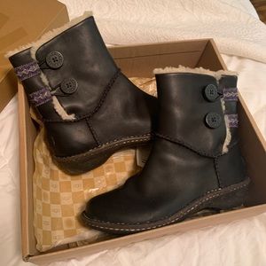 Basically new UGG Cozy Lillie Winter Boots